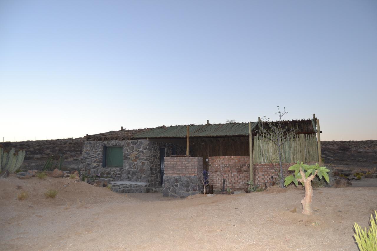 Daureb Isib Campsite And B&B Uis ภายนอก รูปภาพ
